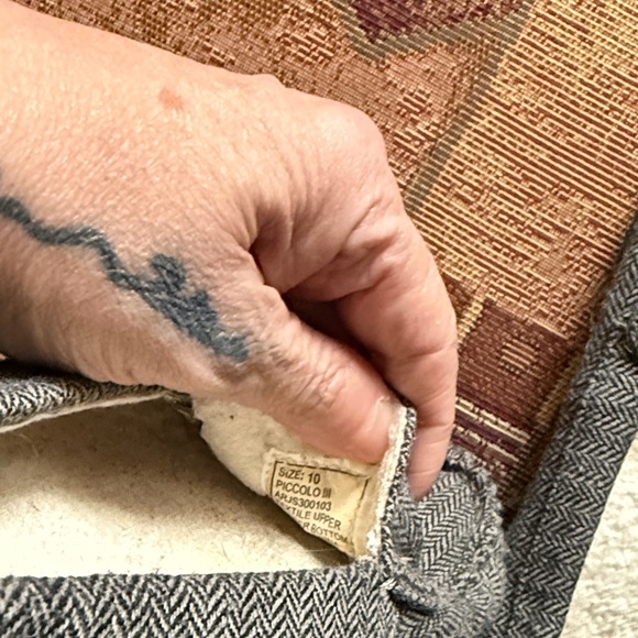 Roxy Gray Women's Slippers - Picture 4 of 5